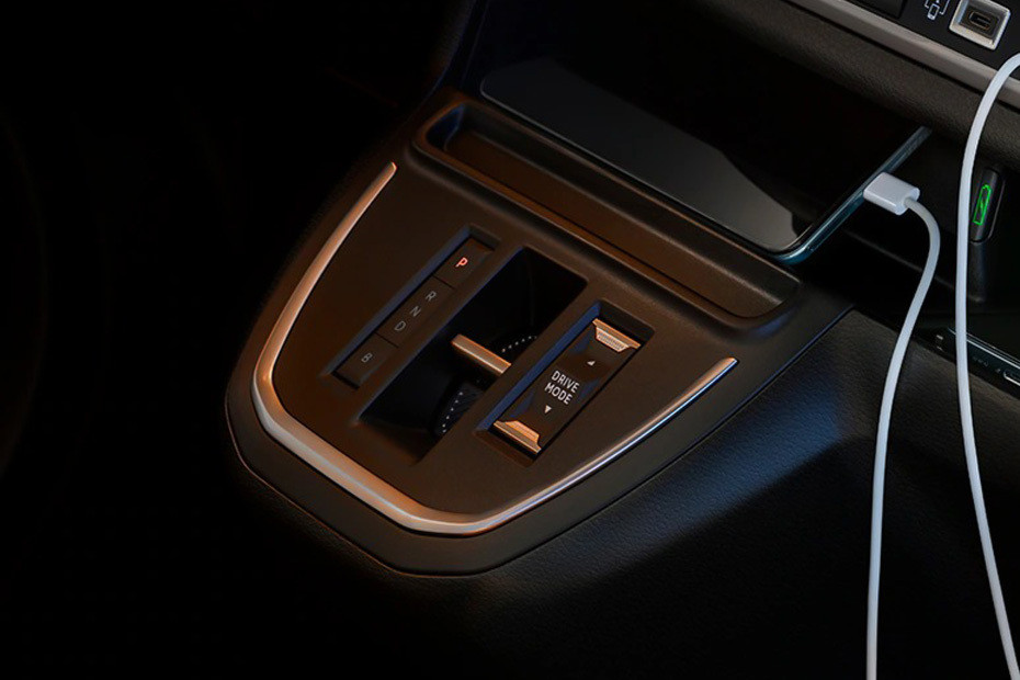 Center Controls of Peugeot Traveller