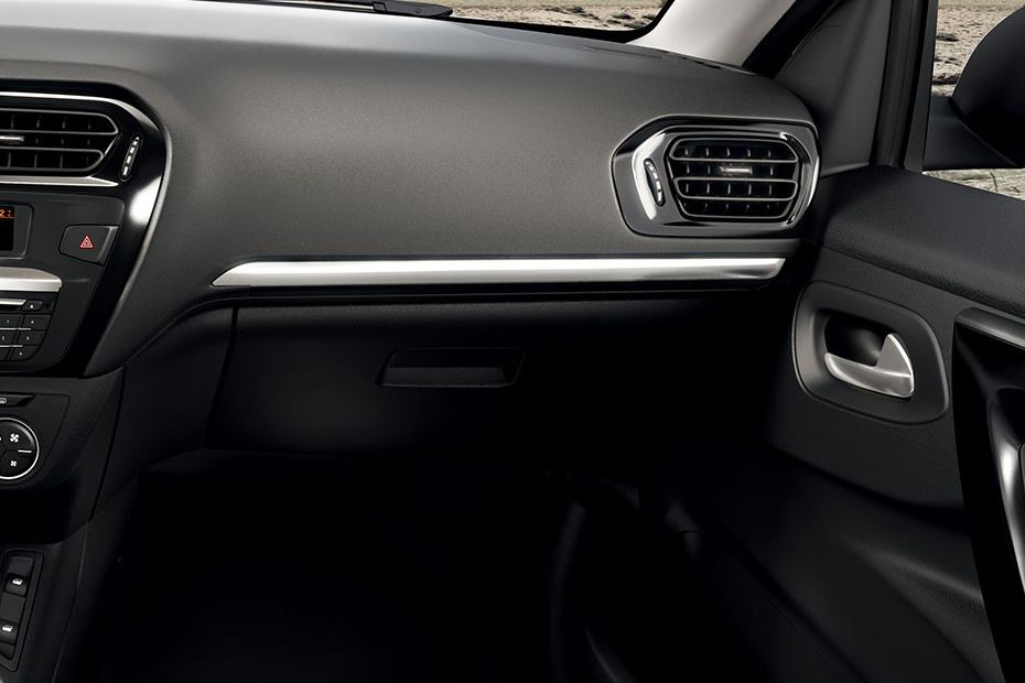 Peugeot 301 Passengers View