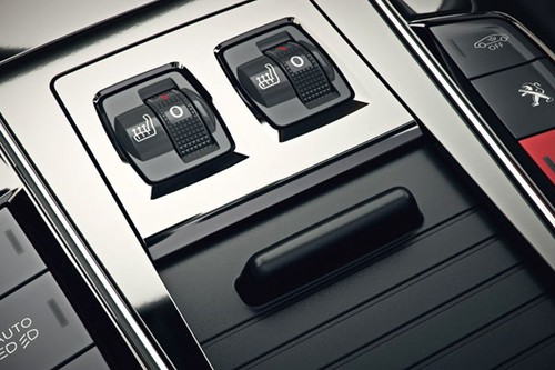 Center Controls of Peugeot 508 (2012-2022)
