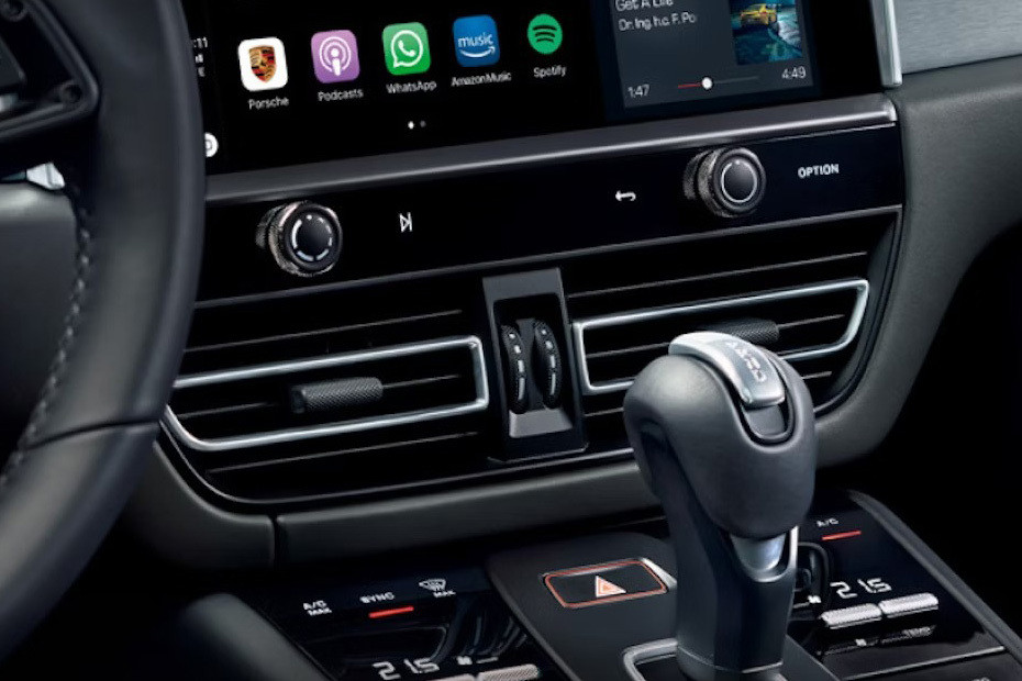 Front AC Controls of Porsche Macan