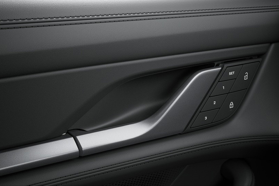 door handle interior of Porsche Taycan
