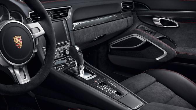 Porsche 911 Carrera 4 GTS Cabriolet Gear Shifter