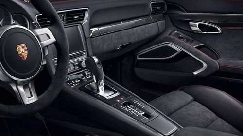 Porsche 911 Carrera 4 GTS Cabriolet Gear Shifter