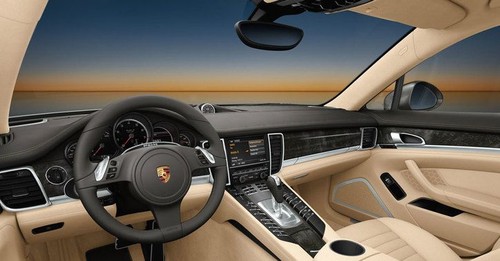 Dashboard View of Panamera Turbo S