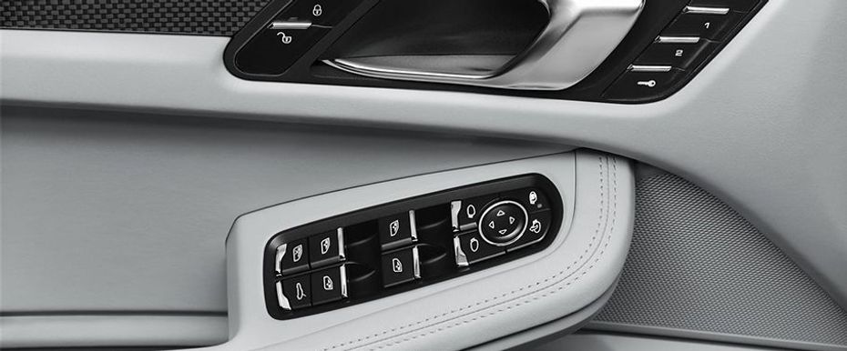 Porsche Macan S Drivers Side In Side Door Controls