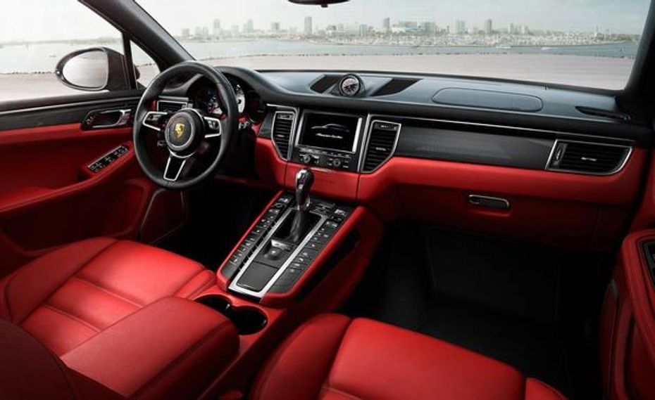 Dashboard View of Macan Turbo-2015