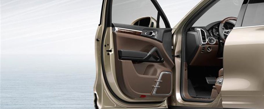 Porsche Cayenne Turbo Inside Of Drivers Side Open Door