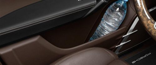 Side Bottle Holder of Cayenne Turbo