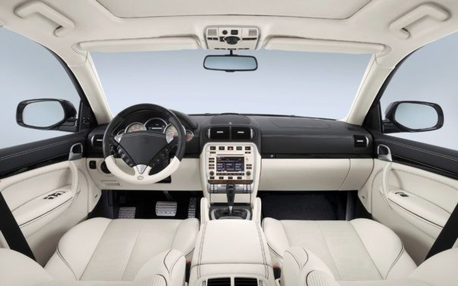 Dashboard View of Cayenne Turbo S