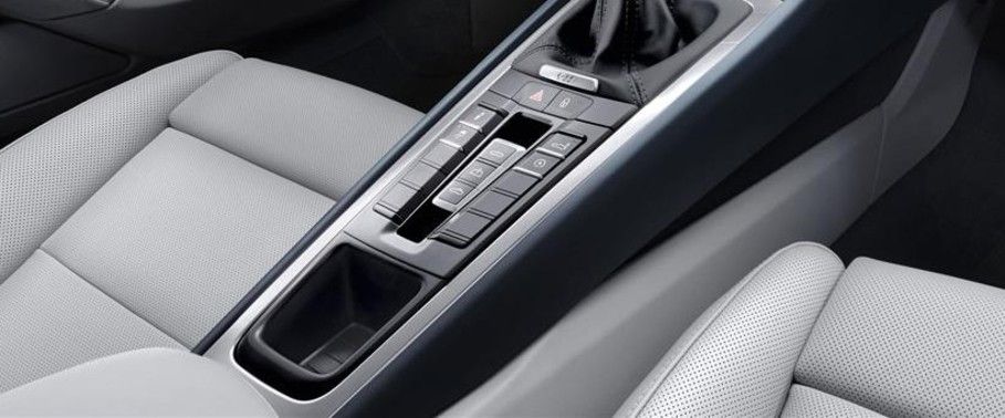 911 Carrera Cabriolet Front Center Divider