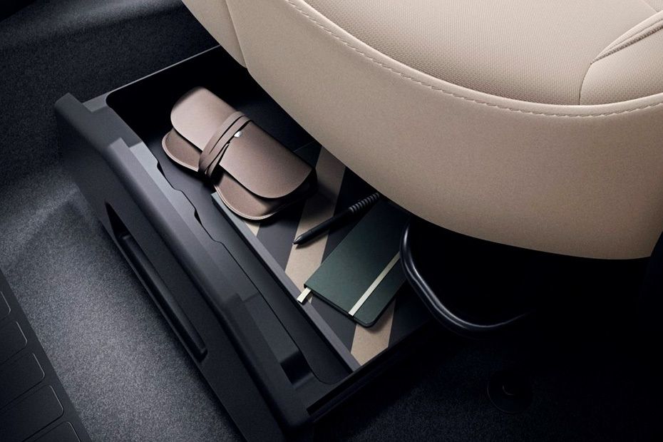 Duster Front Center Divider