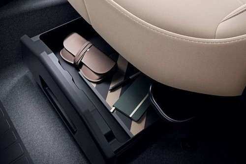 Duster Front Center Divider