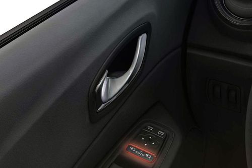 door handle interior of Renault Captur