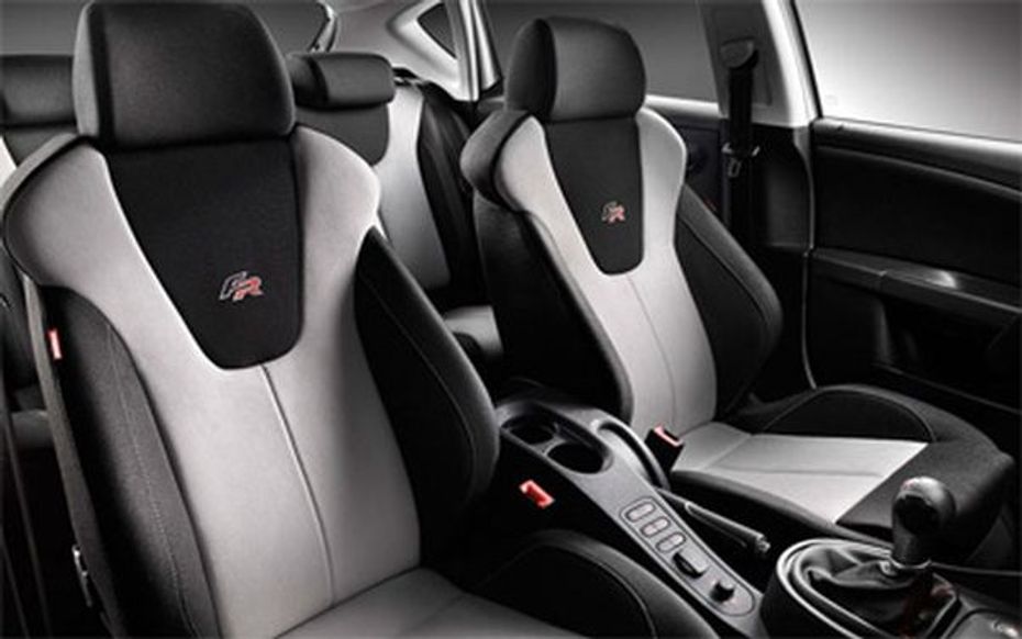 LEON 5DR Passenger Seat