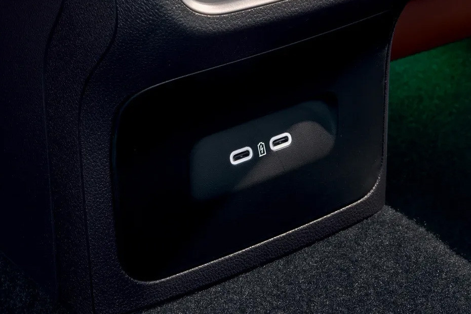 Power Accessories Outlet View of Skoda Octavia