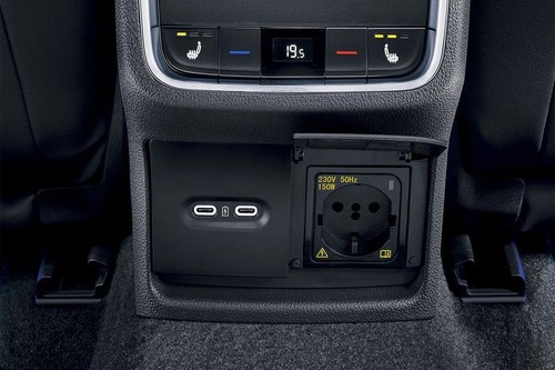 Power Accessories Outlet View of Skoda Octavia (2022-2024)
