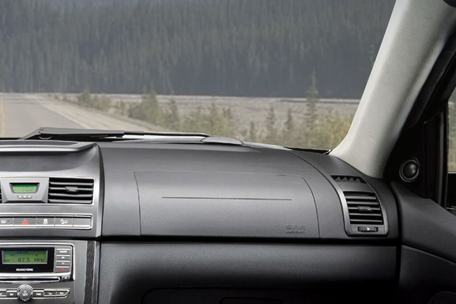 Ssangyong Rexton W Passengers View