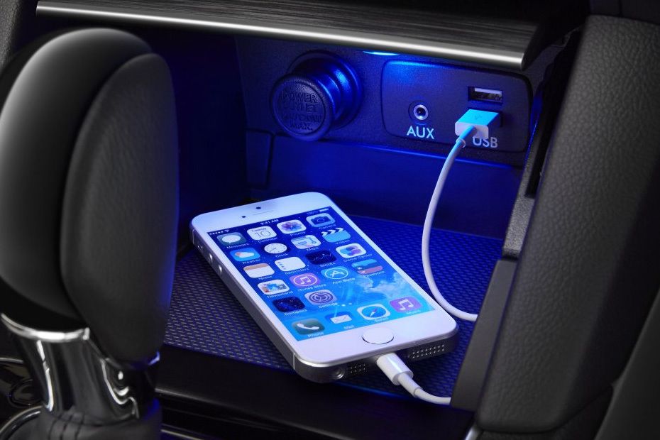 Power Accessories Outlet View of Subaru Outback (2012-2021)