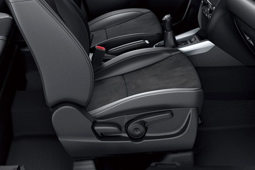 Suzuki Vitara (2022) Seat Adjustment Controllers