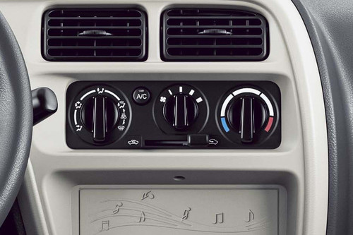 Front AC Controls of Suzuki EECO