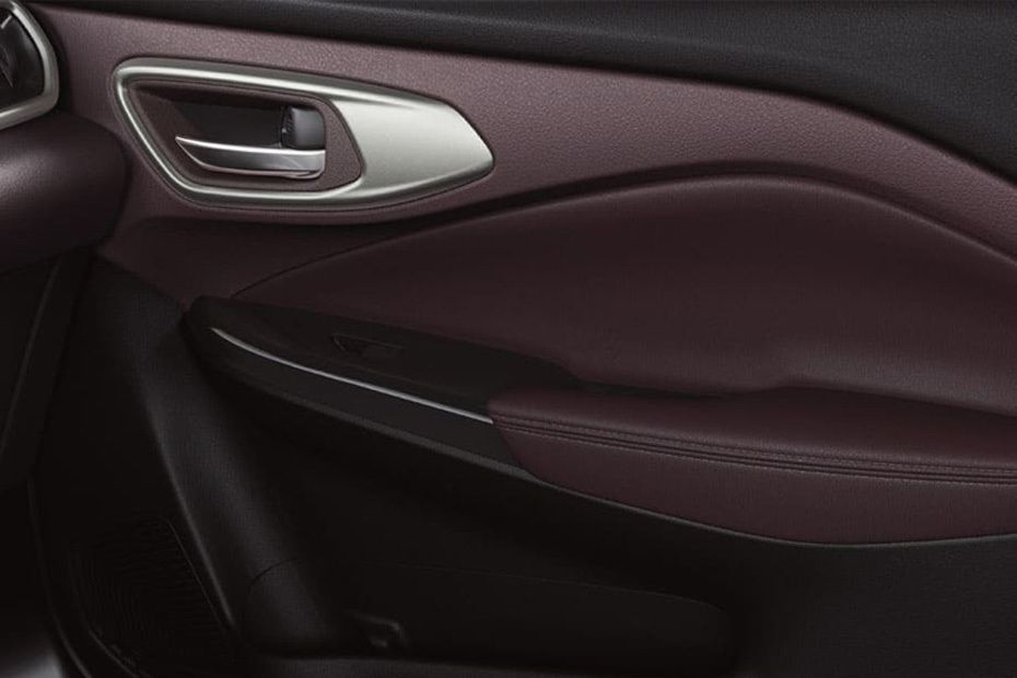 door handle interior of Suzuki Fronx