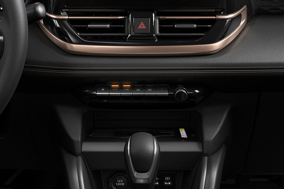 Front AC Controls of Suzuki Across