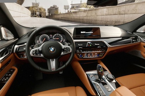 Dashboard View of 6 Series Gran Turismo