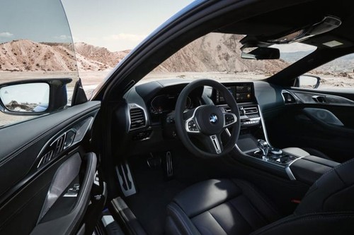Dashboard View of 8 Series Coupe