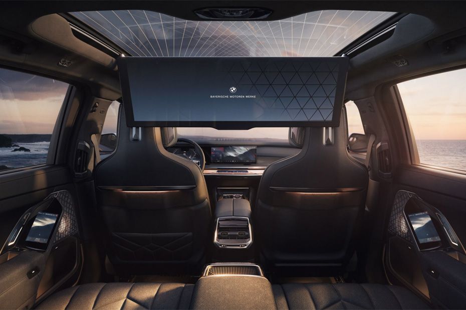 Rear Seat Entertainment of BMW i7
