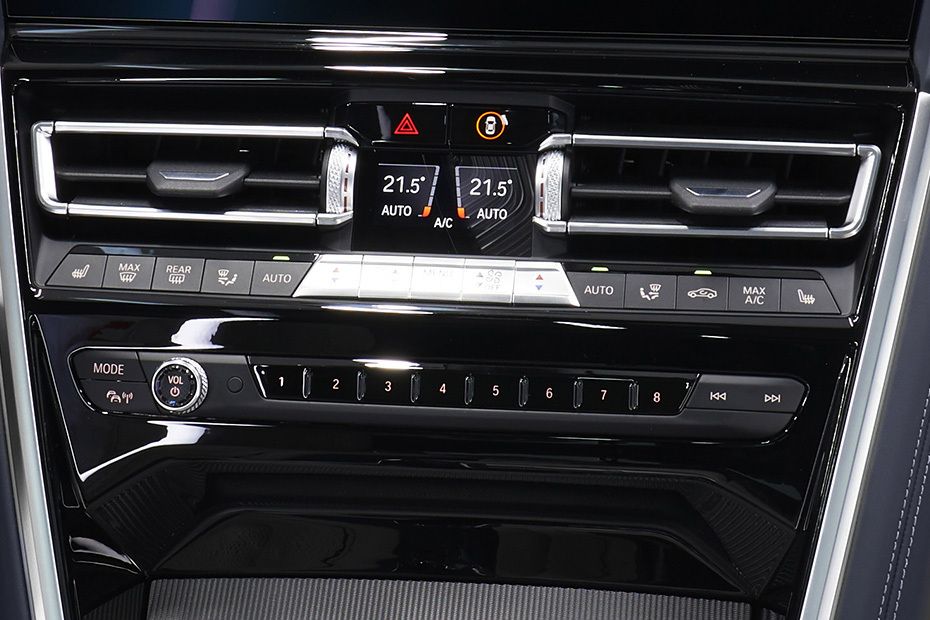 Front AC Controls of BMW 8 Series Gran Coupe