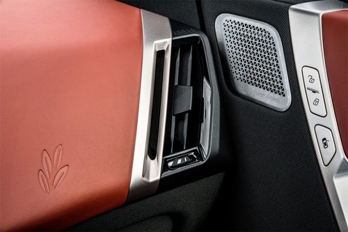 IX Front Side Ac Vents