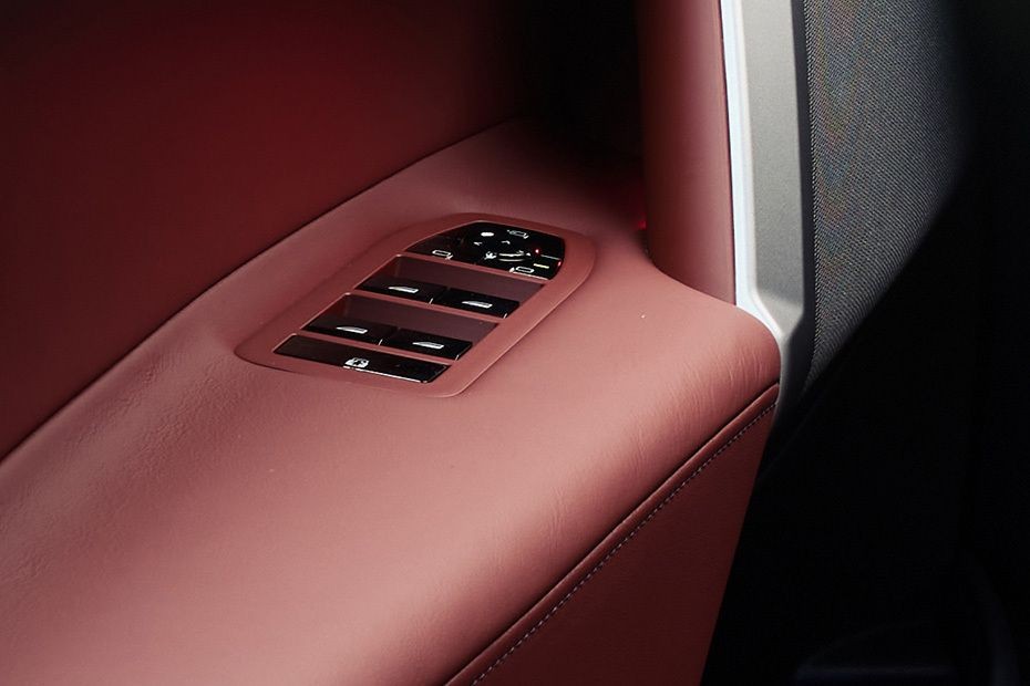 BMW IX 2026 Drivers Side In Side Door Controls
