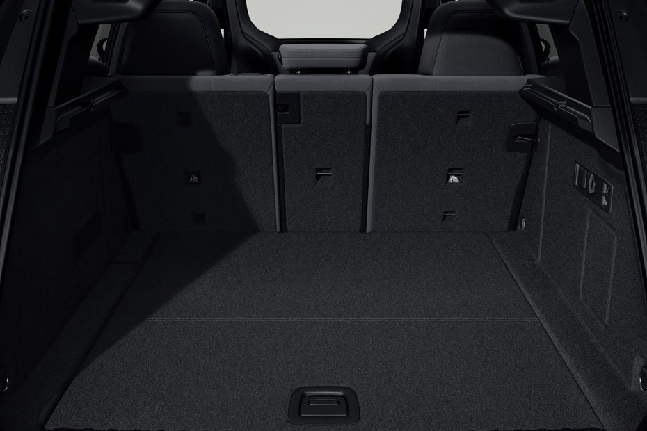 Folding Seats of BMW IX 2026