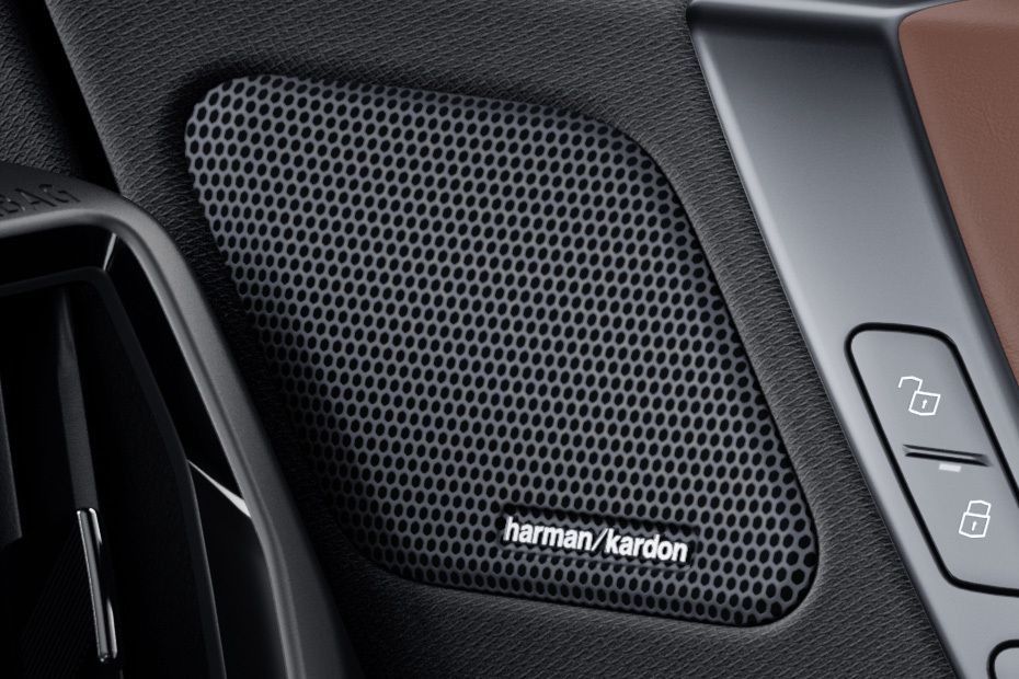 Speakers View of BMW IX 2026