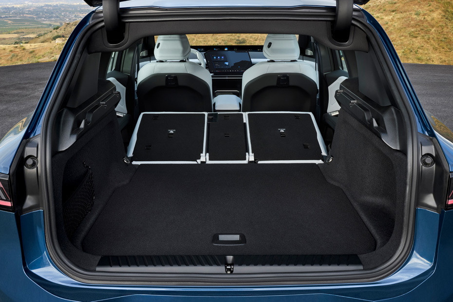 Folding Seats of BMW IX3