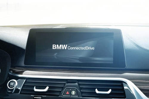 5 Series Sedan touch screen