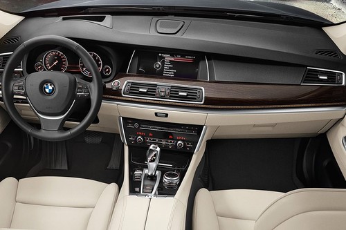 Dashboard View of 5 Series Gran Turismo