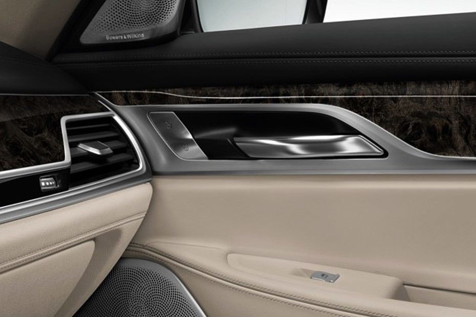 door handle interior of BMW 7 Series Sedan