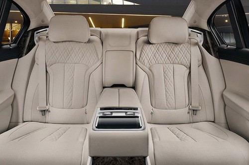BMW 7 Series Sedan Rear Seats