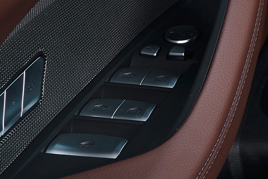 BMW 4 Series Convertible Drivers Side In Side Door Controls