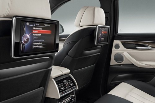 Rear Seat Entertainment of BMW X6