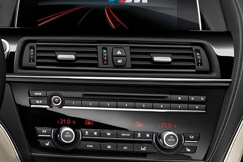 Stereo View of M6 Gran Coupe