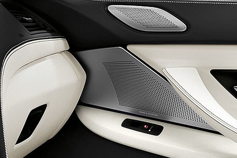 Speakers View of BMW M6 Convertible