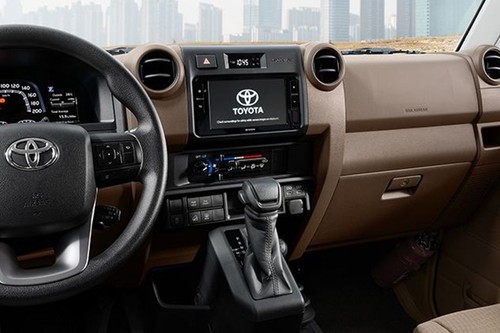 Land Cruiser 70 touch screen