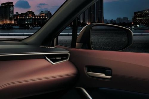 door handle interior of Toyota Corolla HEV (2022-2023)