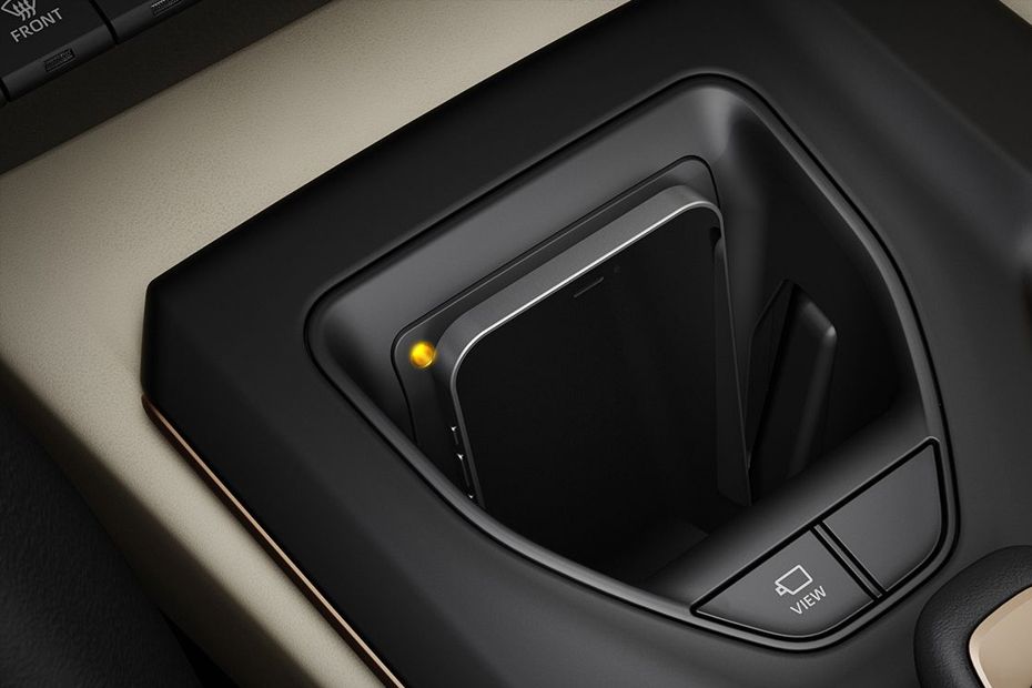 Power Accessories Outlet View of Toyota Crown Hybrid