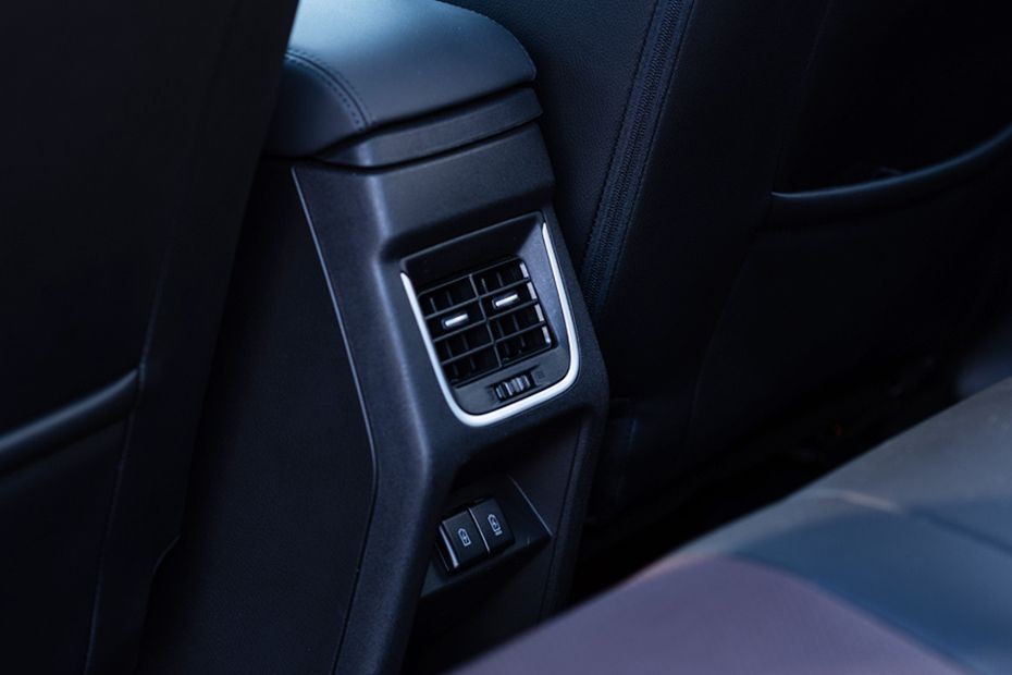 Urban Cruiser(2022-2023) Rear AC Controls