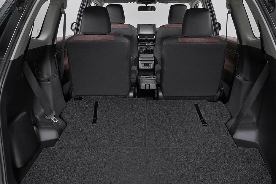 Folding Seats of Toyota Innova Hycross