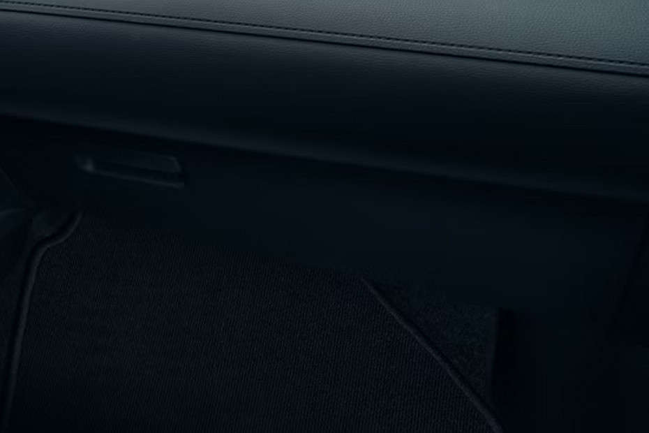 Toyota Corolla Cross facelift  Glove Box