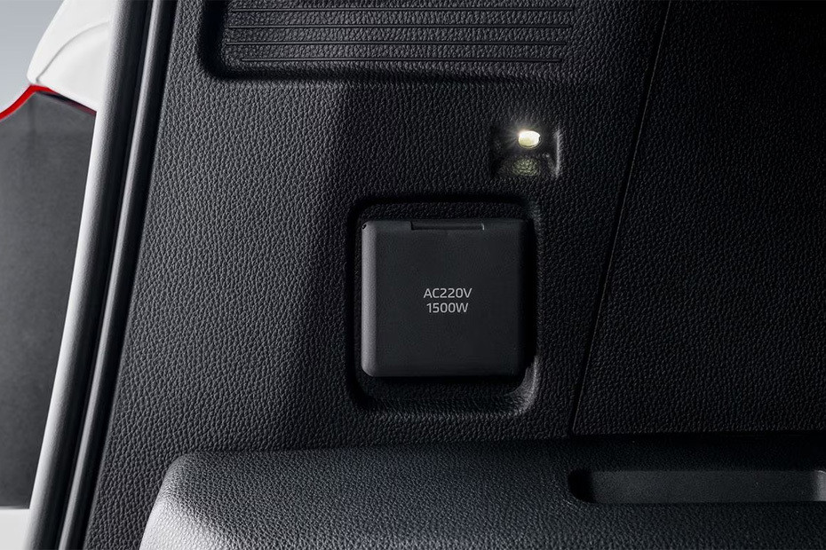 Power Accessories Outlet View of Toyota Land Cruiser Hybrid